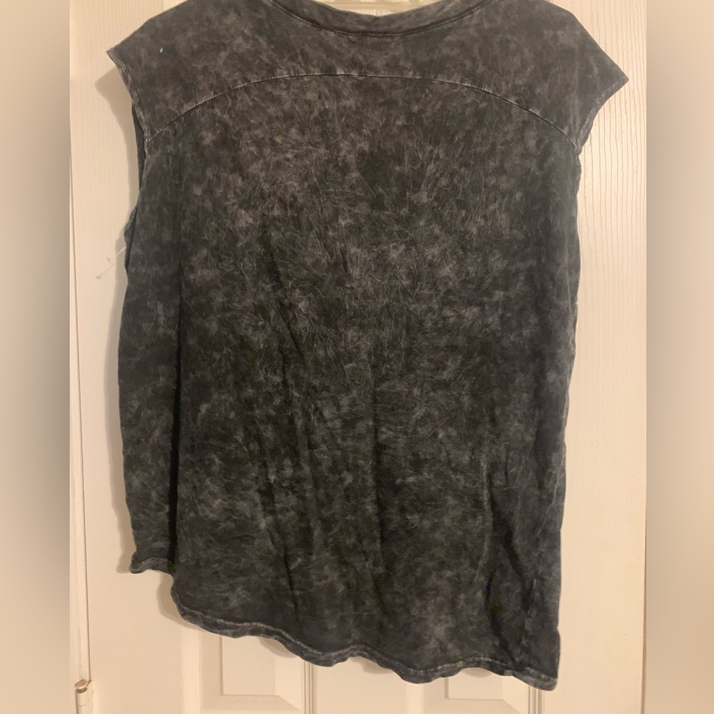 Shirt - Picture 2 of 3